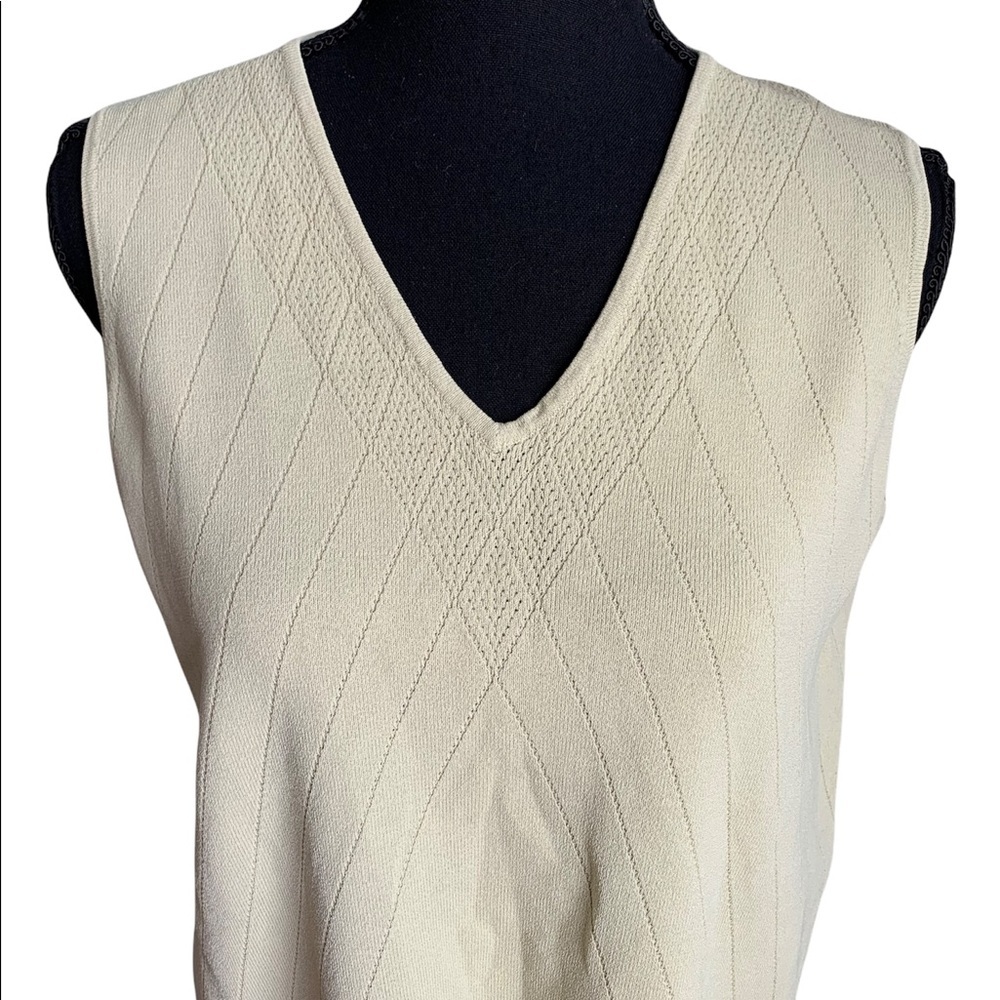 Mimi Maternity Light Green Sleeveless Top Size Large